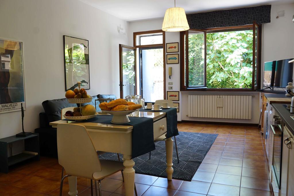 La Maisonette Et Son Jardin Венеция Экстерьер фото