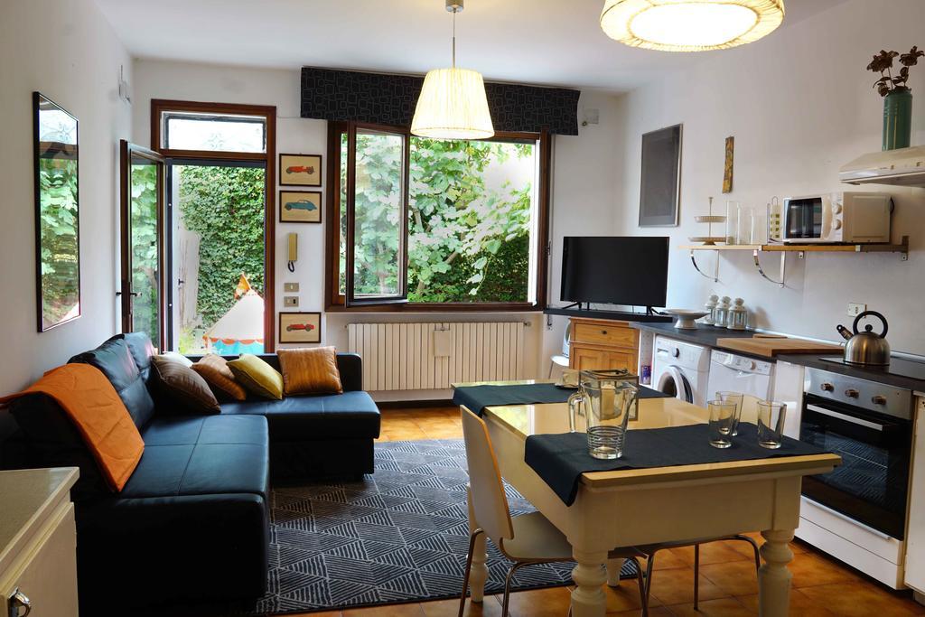La Maisonette Et Son Jardin Венеция Экстерьер фото